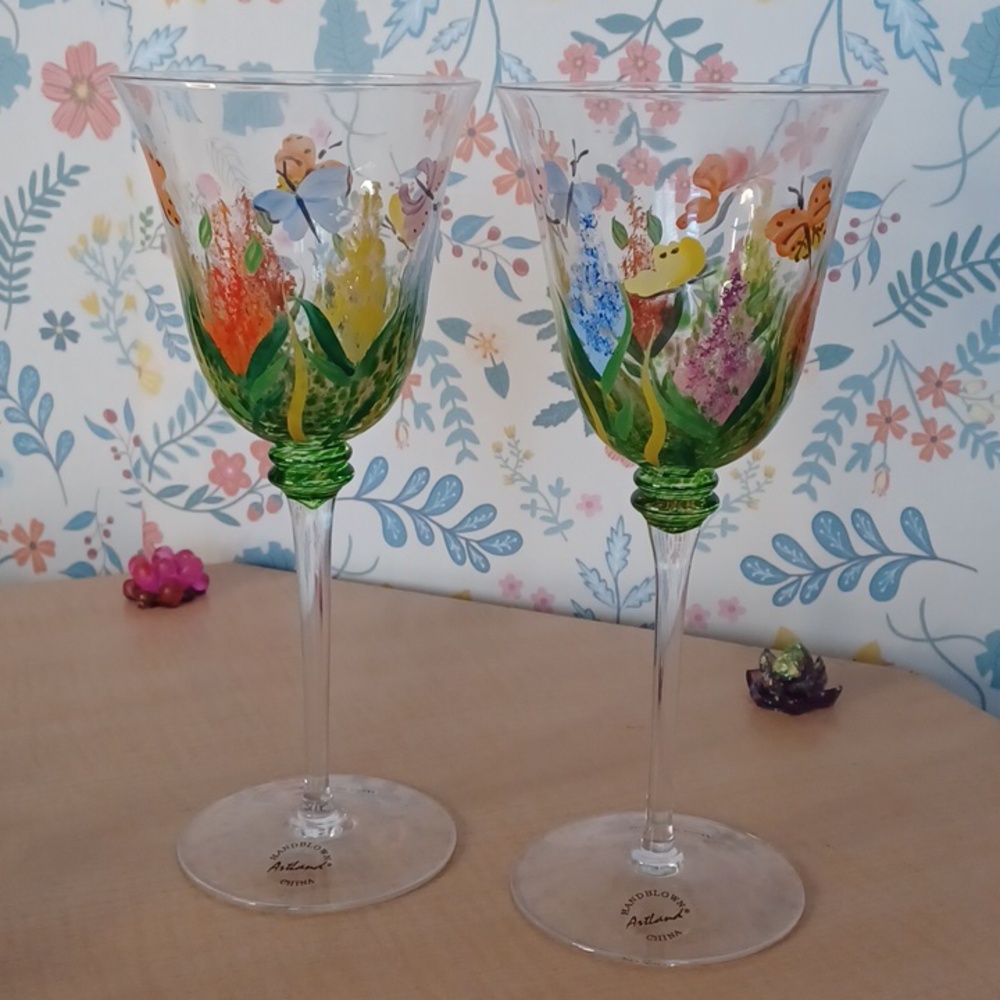 💜Artland Handblown Wine Glasses Set Of Two 💛🦋🌱🪻✨️